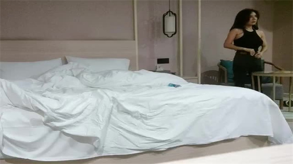 探花哥新玩法丨外圍高級伴遊真空上陣 超絶技巧流出高清無碼實錄